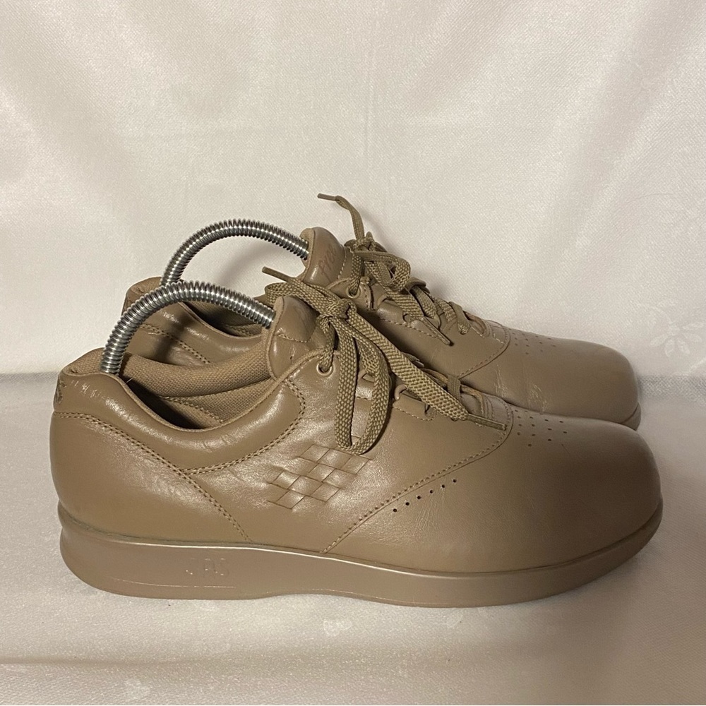 SAS Tan Sneakers Minimalist Design Comfort Women’s Size 8.5‎ Lace Up